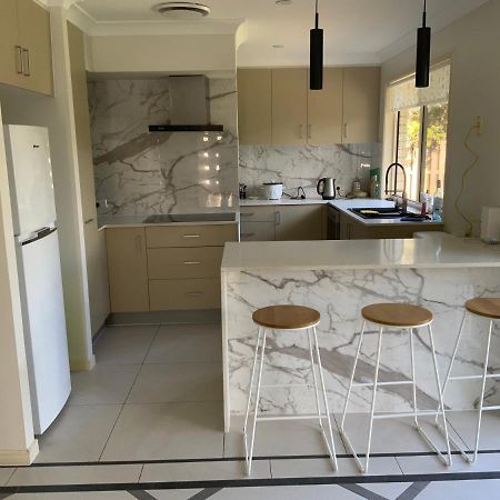 Ferienwohnung Shared House With Other Guests Near Shopping Center And Theme Parks Gold Coast Exterior foto