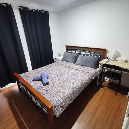 Ferienwohnung Shared House With Other Guests Near Shopping Center And Theme Parks Gold Coast Exterior foto