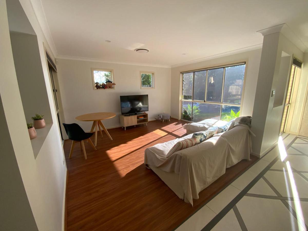 Ferienwohnung Shared House With Other Guests Near Shopping Center And Theme Parks Gold Coast Exterior foto